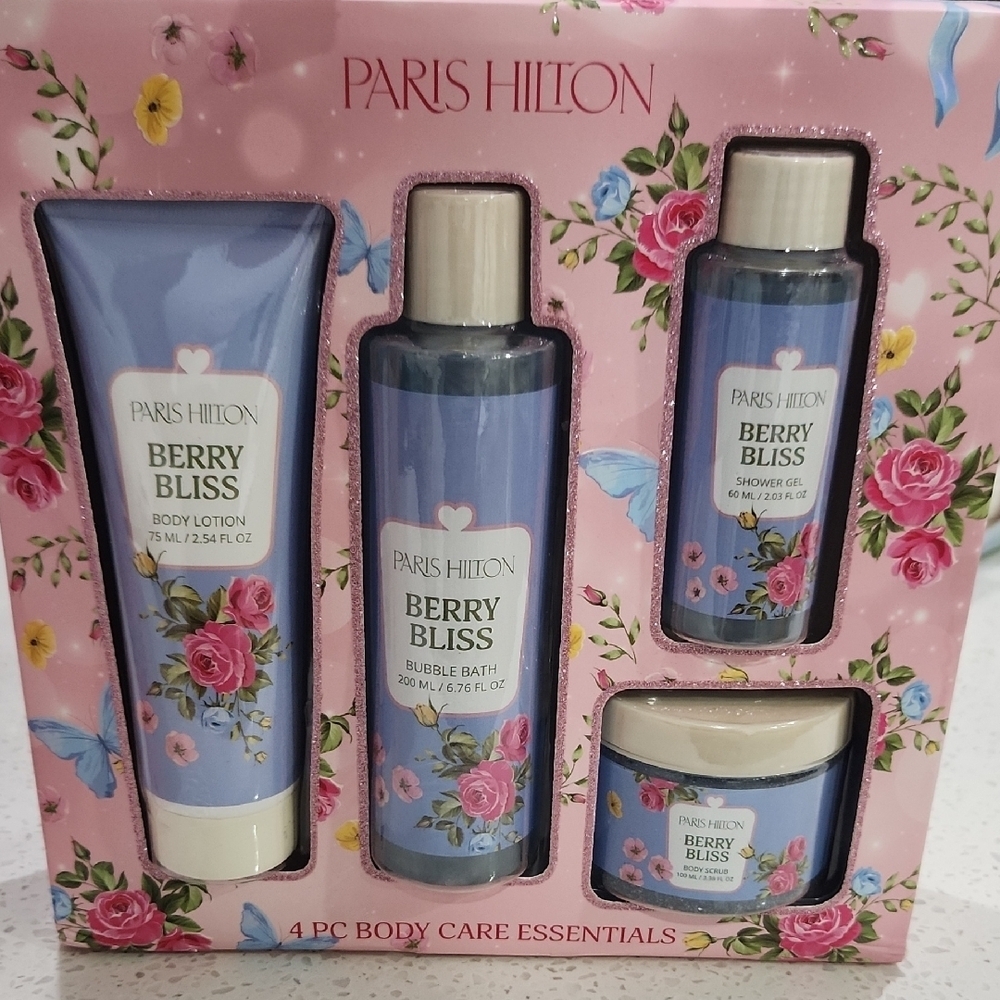 💙▪️Paris Hilton ▪️4pc Berry Bliss Body Care Essential Set - Blue